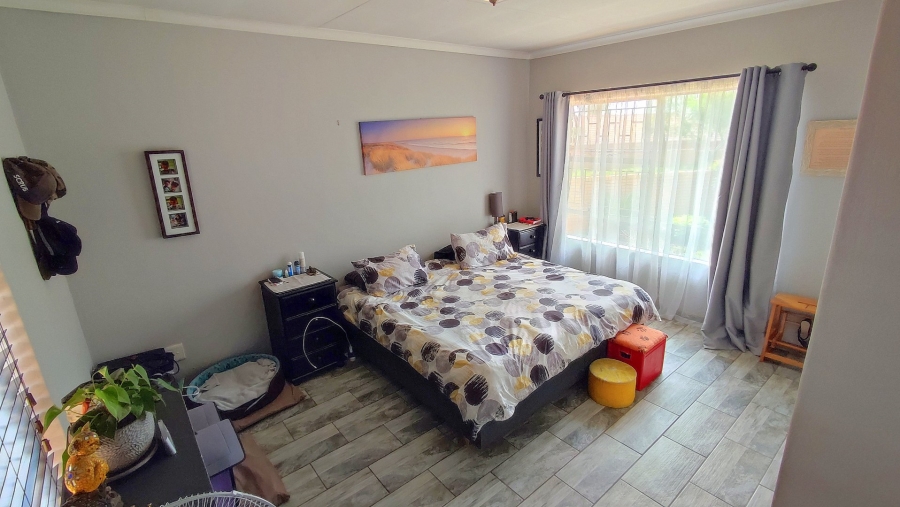 3 Bedroom Property for Sale in Amberfield Crest Estate Gauteng