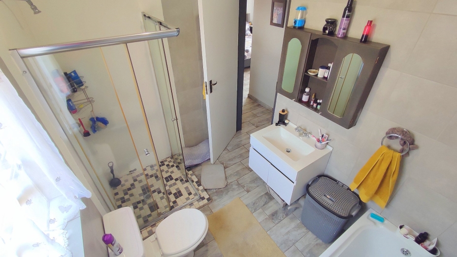 3 Bedroom Property for Sale in Amberfield Crest Estate Gauteng