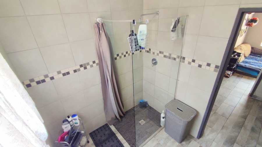 3 Bedroom Property for Sale in Amberfield Crest Estate Gauteng