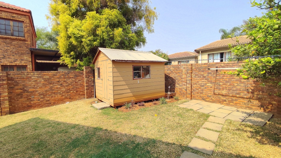 3 Bedroom Property for Sale in Amberfield Crest Estate Gauteng