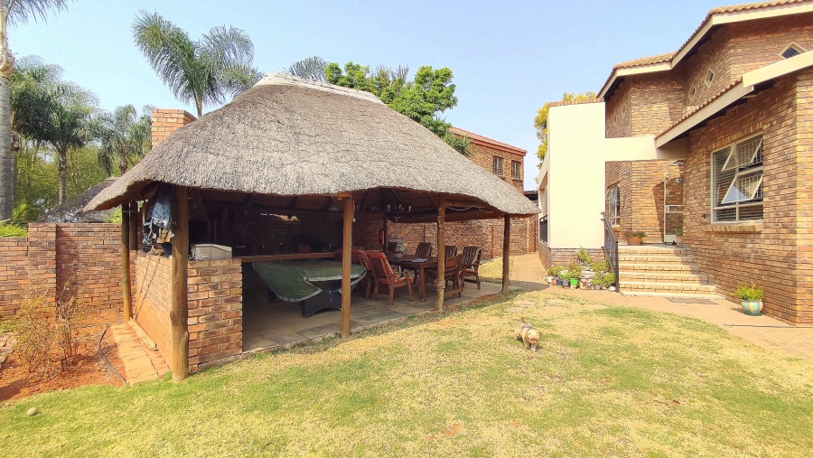 3 Bedroom Property for Sale in Amberfield Crest Estate Gauteng