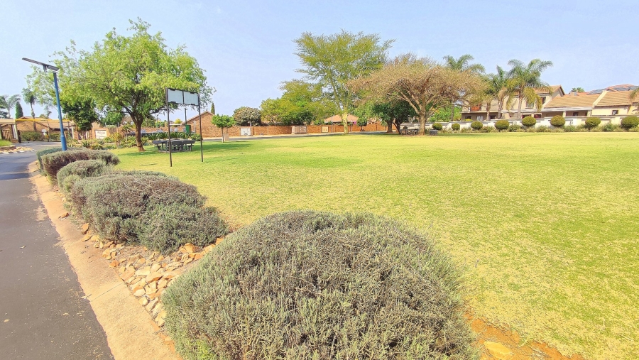 3 Bedroom Property for Sale in Amberfield Crest Estate Gauteng
