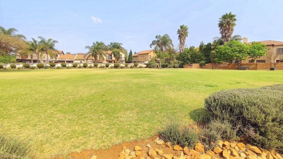 3 Bedroom Property for Sale in Amberfield Crest Estate Gauteng