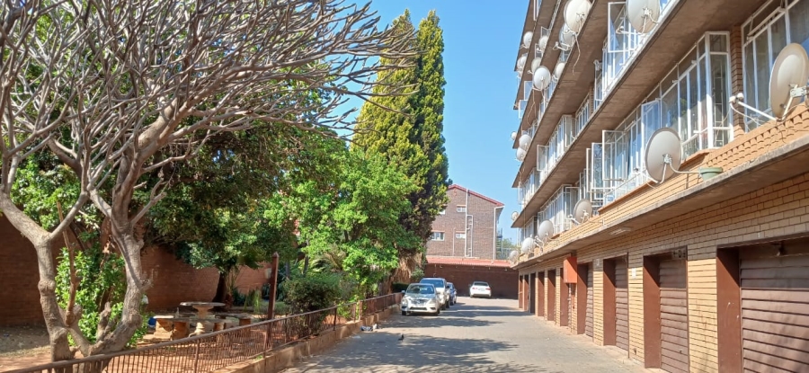 6 Bedroom Property for Sale in Pretoria Gauteng
