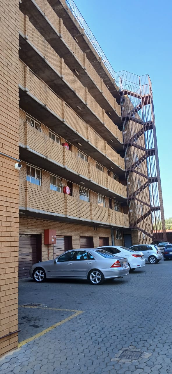6 Bedroom Property for Sale in Pretoria Gauteng
