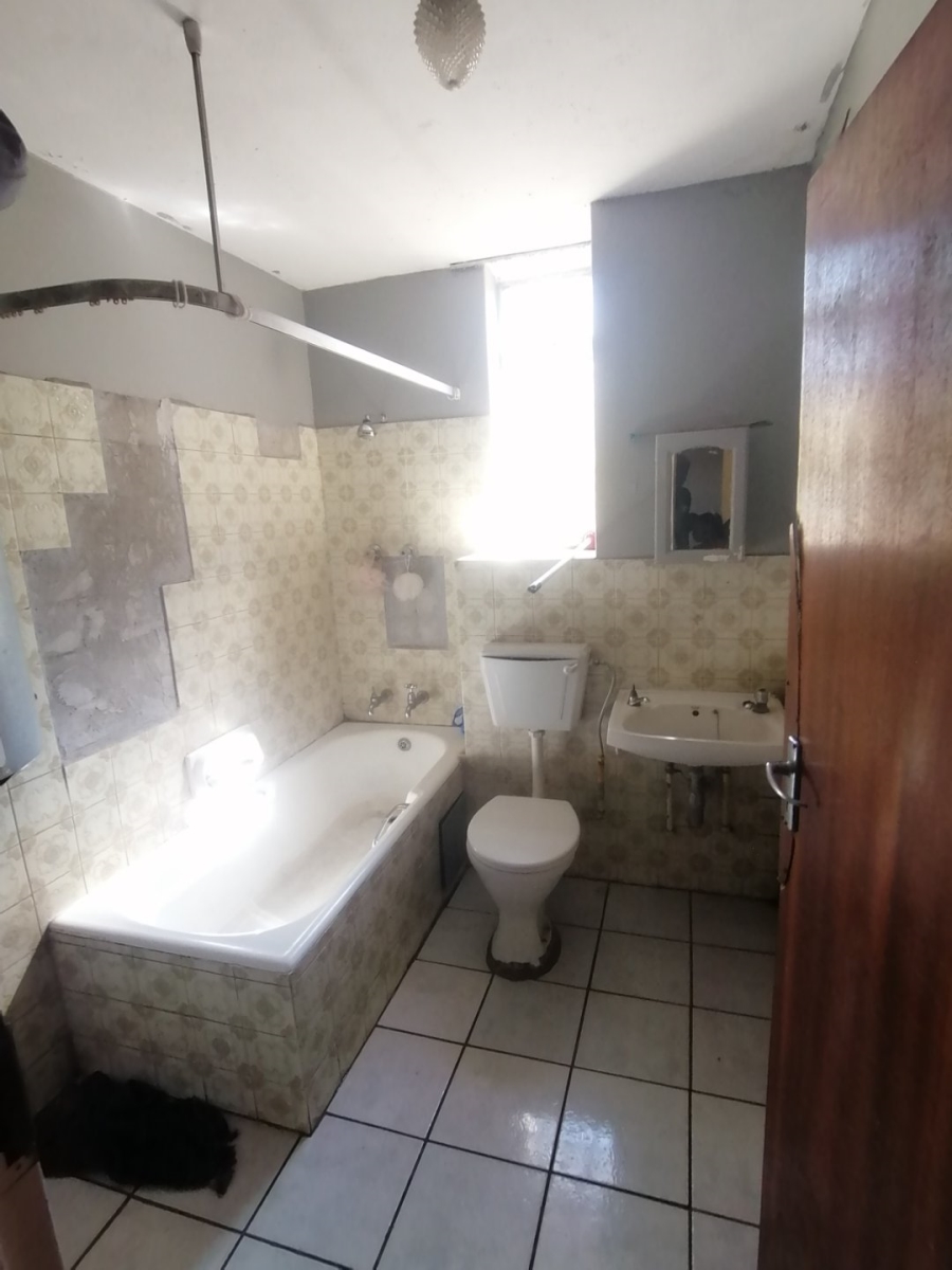 6 Bedroom Property for Sale in Pretoria Gauteng