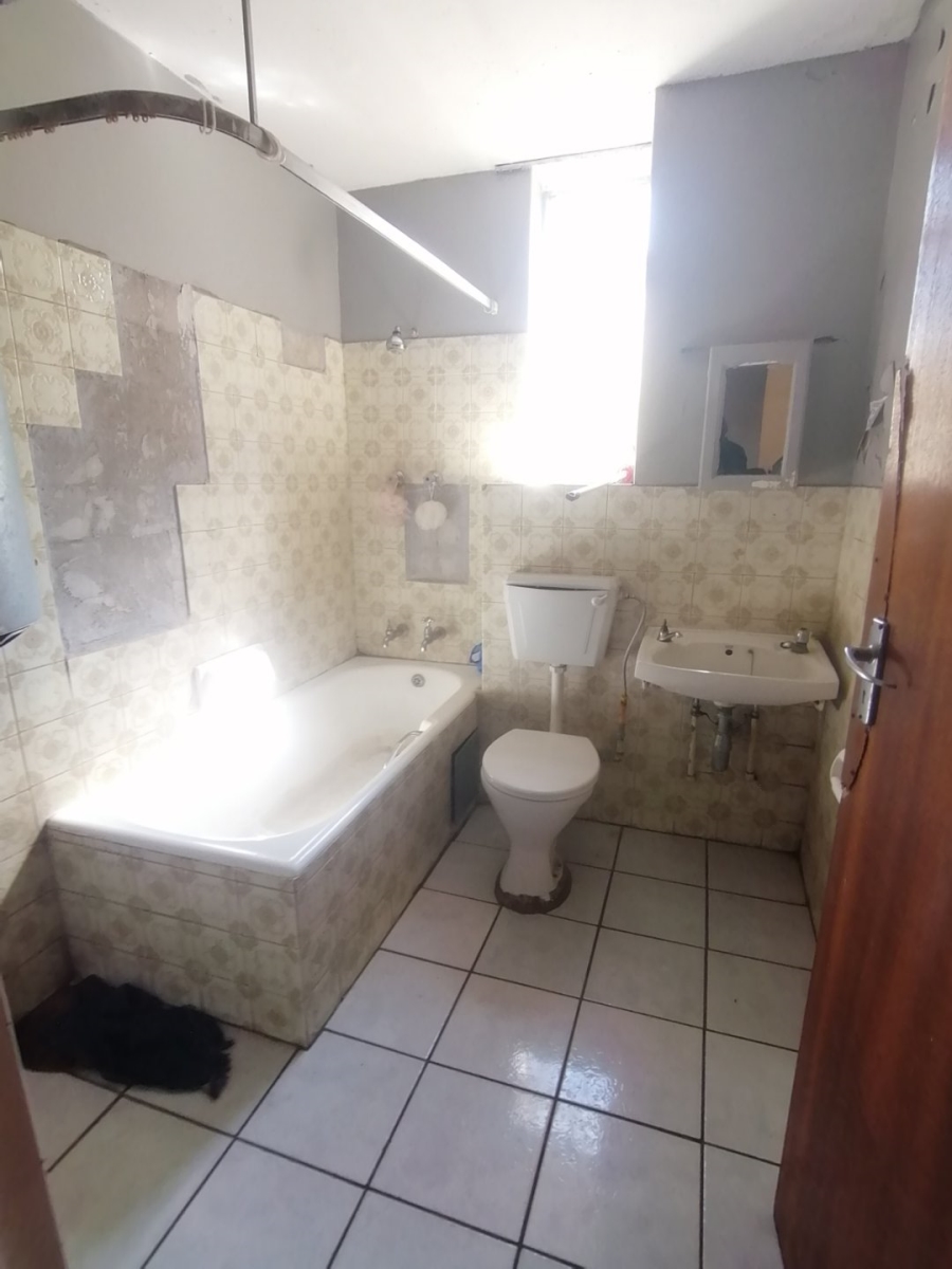 6 Bedroom Property for Sale in Pretoria Gauteng