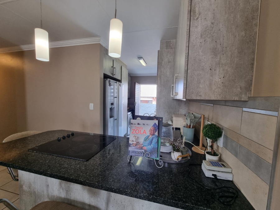 3 Bedroom Property for Sale in Amberfield Gauteng
