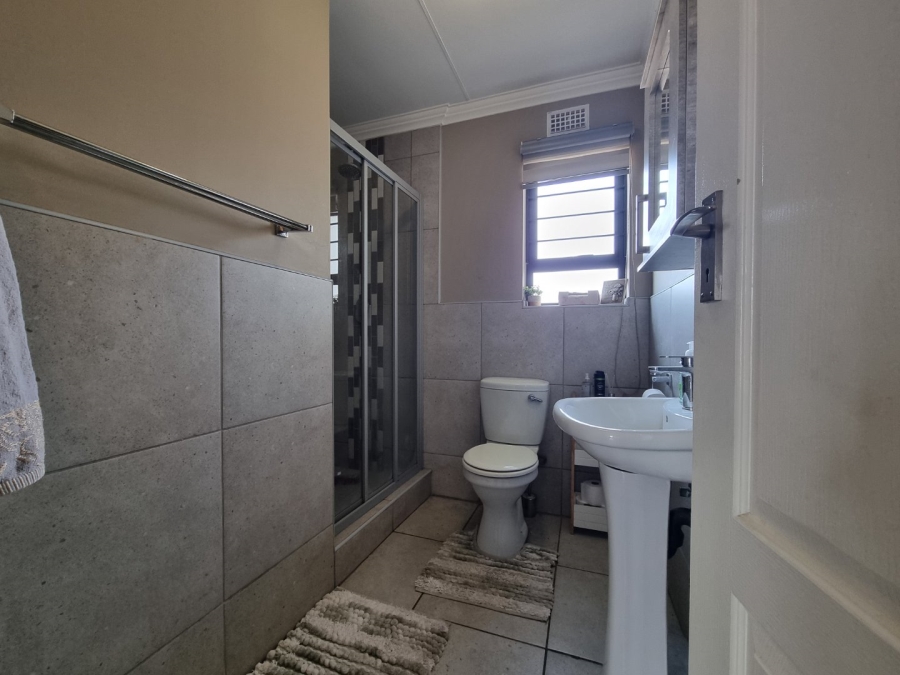 3 Bedroom Property for Sale in Amberfield Gauteng