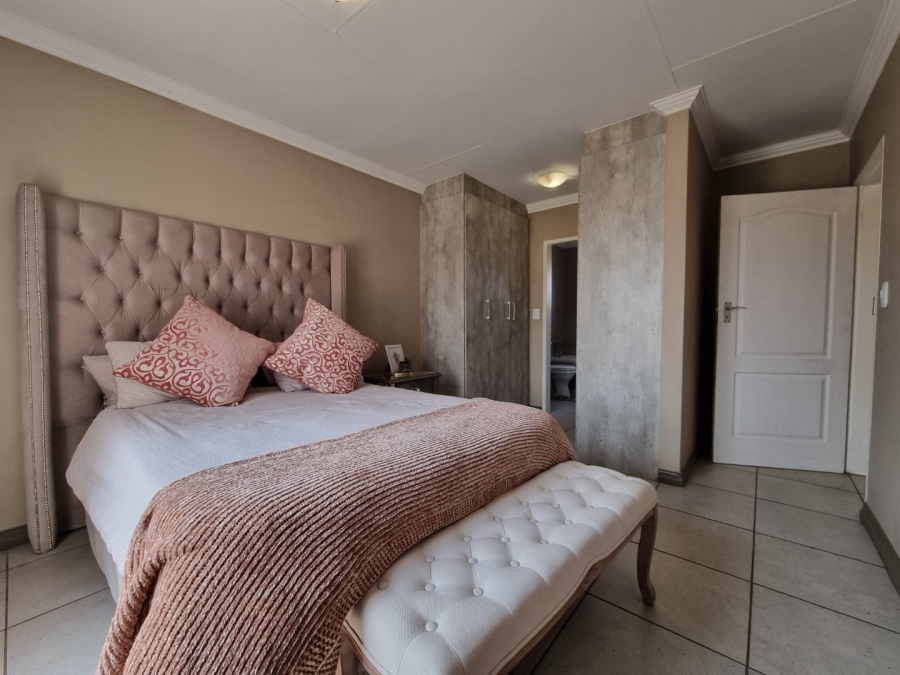 3 Bedroom Property for Sale in Amberfield Gauteng