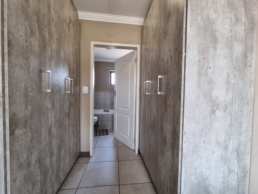 3 Bedroom Property for Sale in Amberfield Gauteng