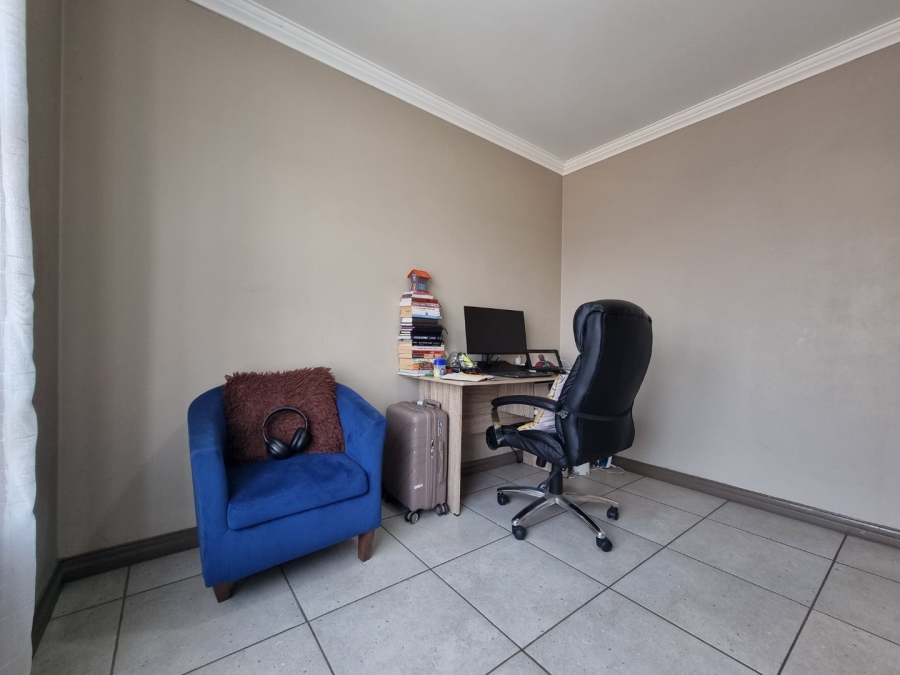 3 Bedroom Property for Sale in Amberfield Gauteng