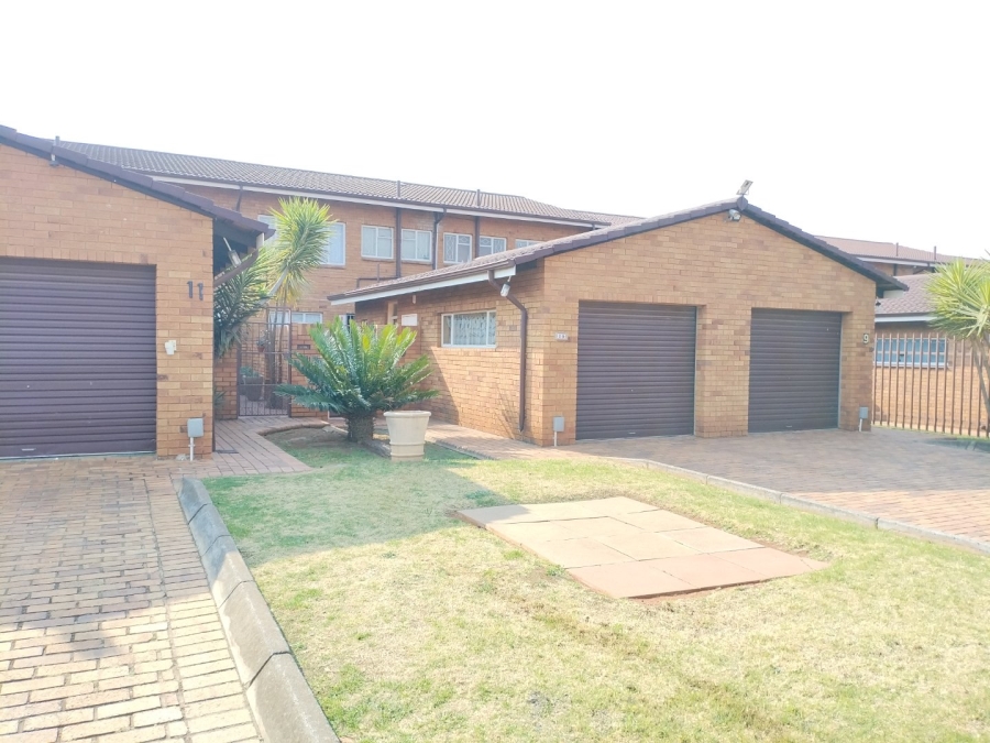 2 Bedroom Property for Sale in Edelweiss Gauteng