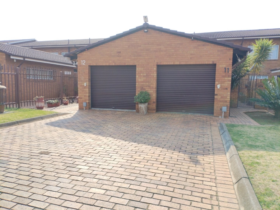 2 Bedroom Property for Sale in Edelweiss Gauteng