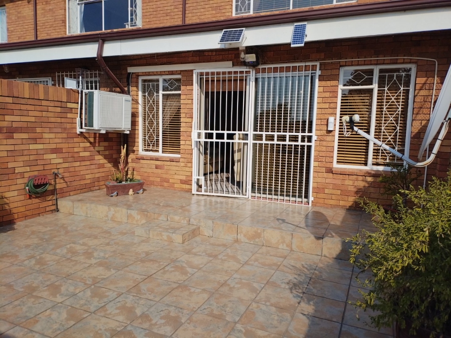 2 Bedroom Property for Sale in Edelweiss Gauteng