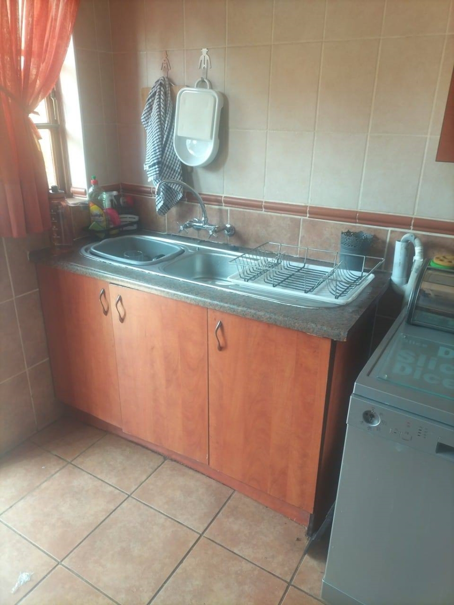To Let 3 Bedroom Property for Rent in Heatherdale AH Gauteng