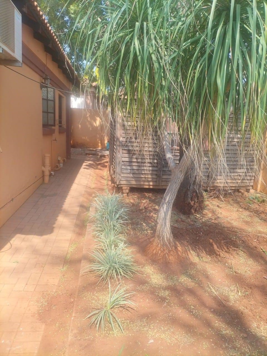 To Let 3 Bedroom Property for Rent in Heatherdale AH Gauteng