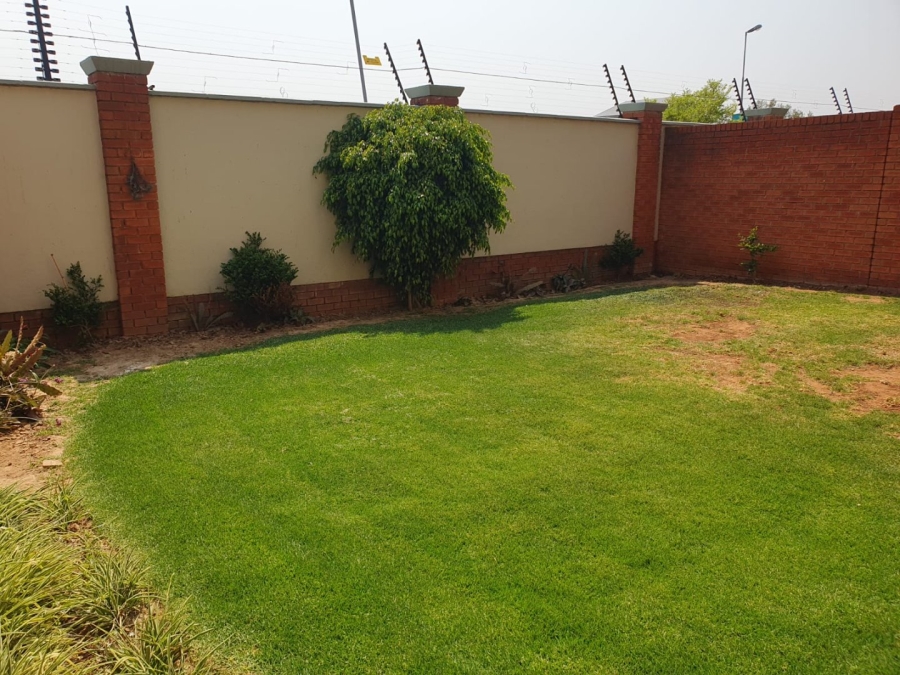 3 Bedroom Property for Sale in Greenstone Hill Gauteng