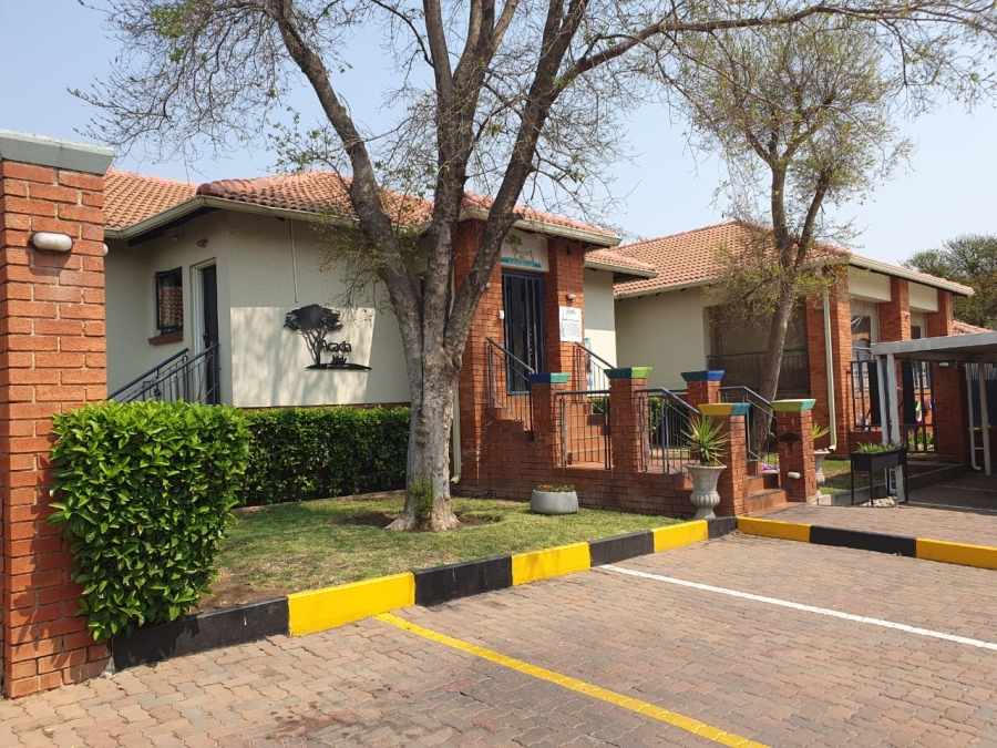 3 Bedroom Property for Sale in Greenstone Hill Gauteng