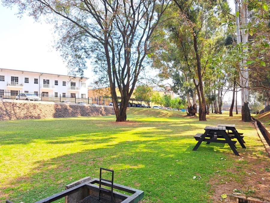 2 Bedroom Property for Sale in Braamfontein Werf Gauteng