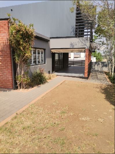 3 Bedroom Property for Sale in Maroeladal Gauteng