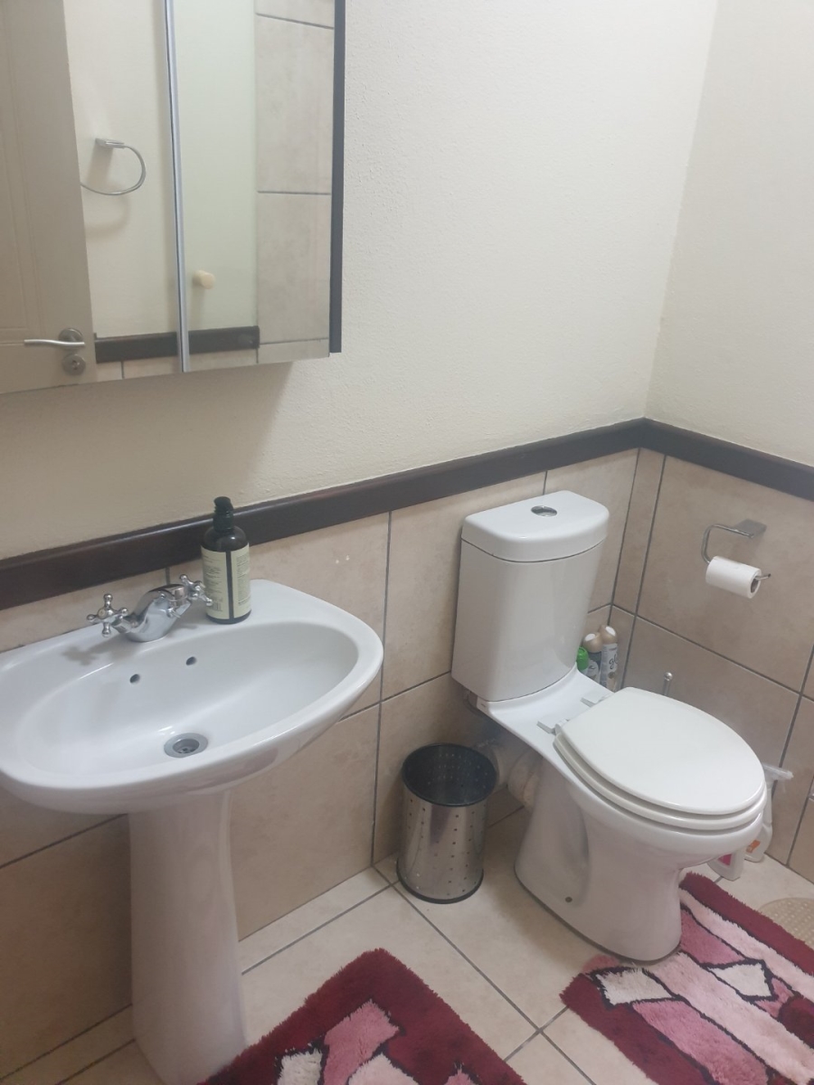 2 Bedroom Property for Sale in Beverley Gauteng