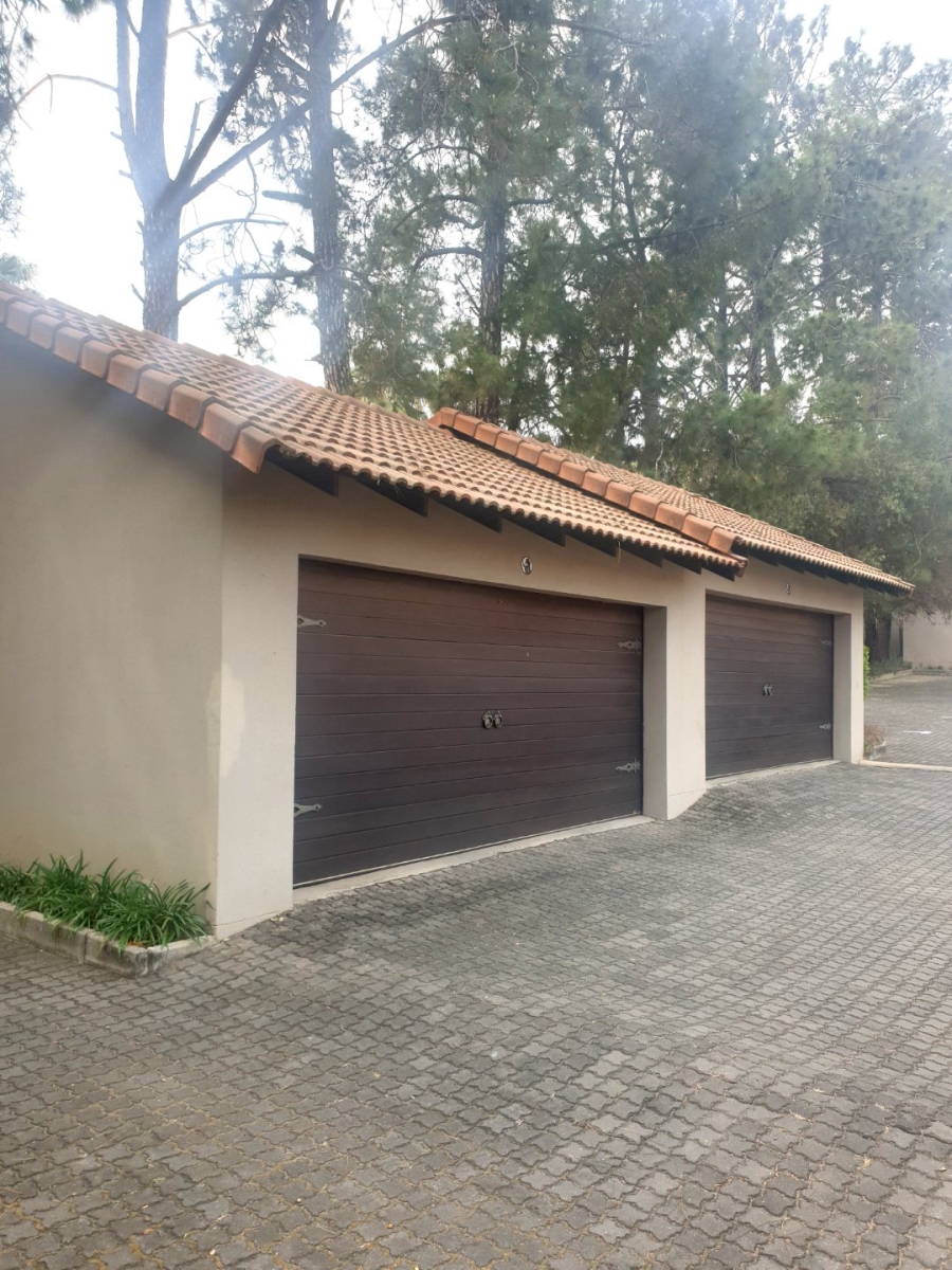 2 Bedroom Property for Sale in Beverley Gauteng