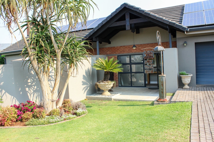 4 Bedroom Property for Sale in Midstream Ridge Gauteng