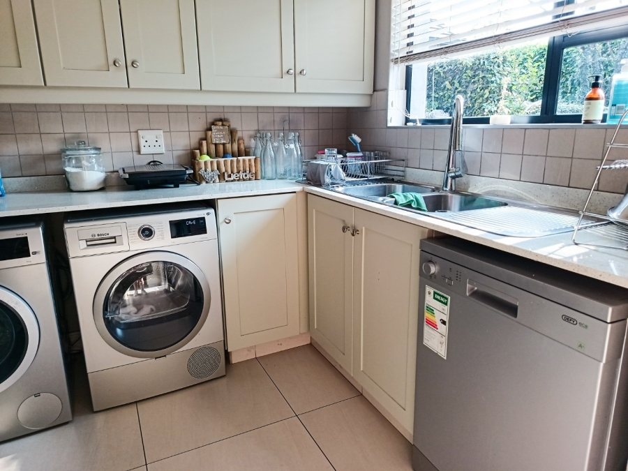4 Bedroom Property for Sale in Midstream Ridge Gauteng