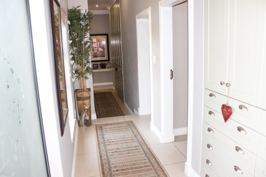 4 Bedroom Property for Sale in Midstream Ridge Gauteng