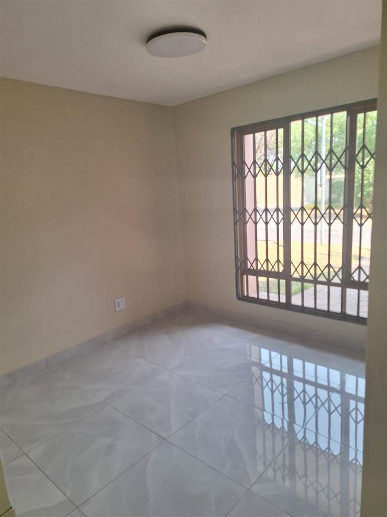 To Let 2 Bedroom Property for Rent in Vorna Valley Gauteng