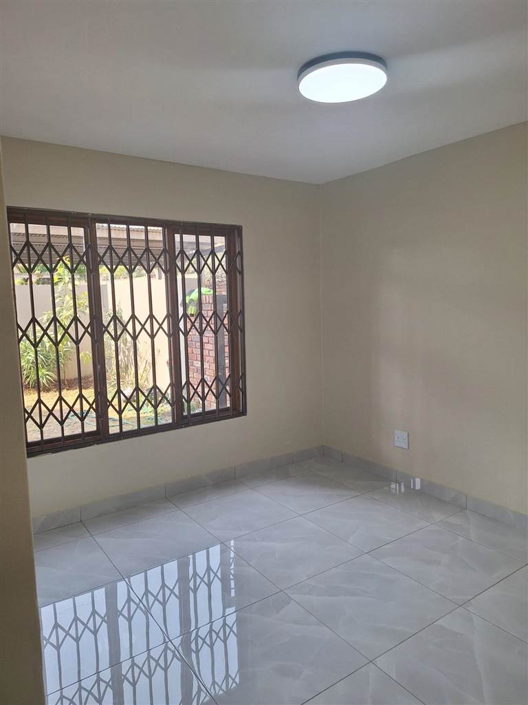 To Let 2 Bedroom Property for Rent in Vorna Valley Gauteng