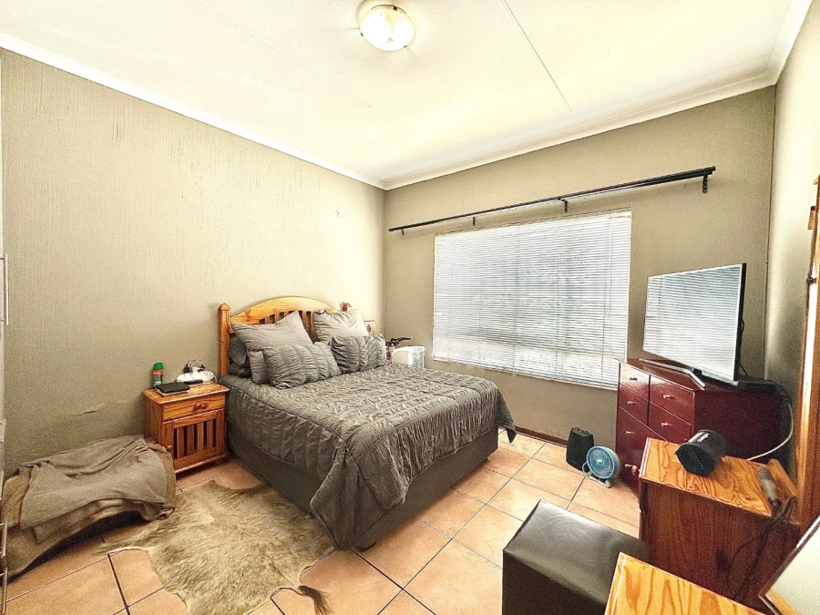 2 Bedroom Property for Sale in Verwoerdpark Gauteng