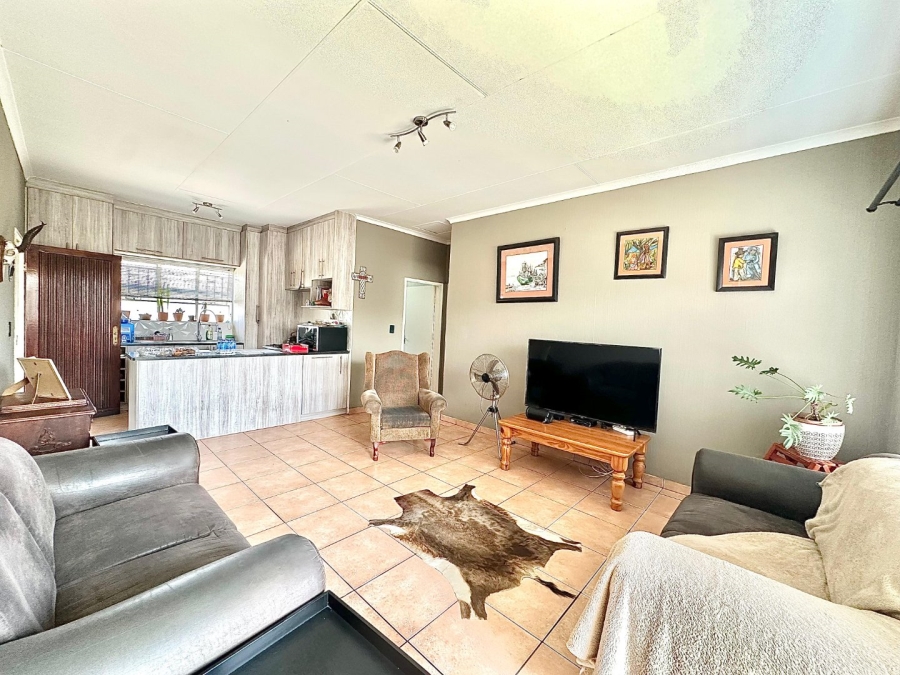 2 Bedroom Property for Sale in Verwoerdpark Gauteng