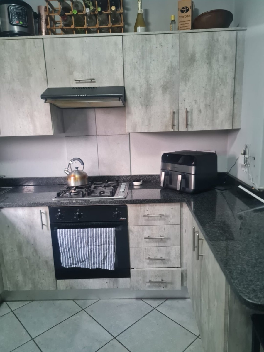 2 Bedroom Property for Sale in Norton Home Estate AH Gauteng