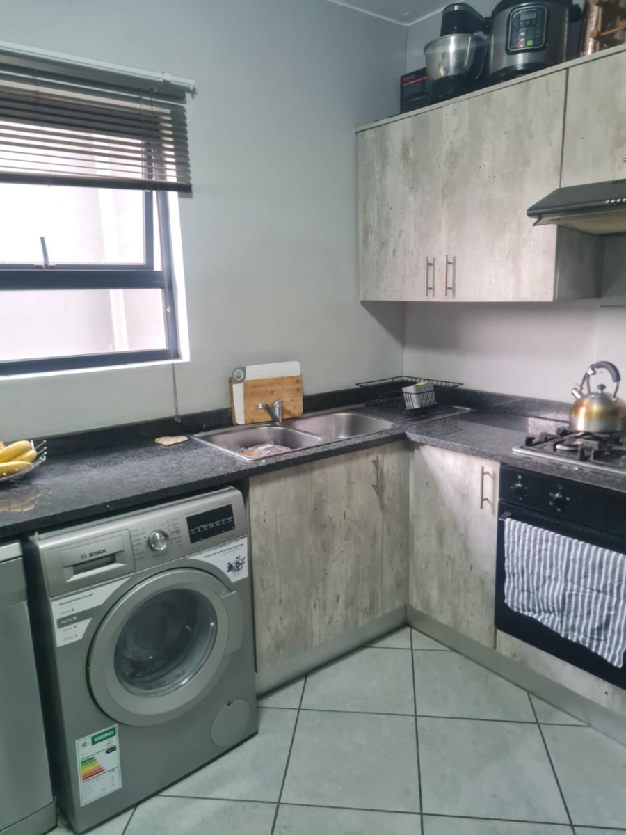 2 Bedroom Property for Sale in Norton Home Estate AH Gauteng