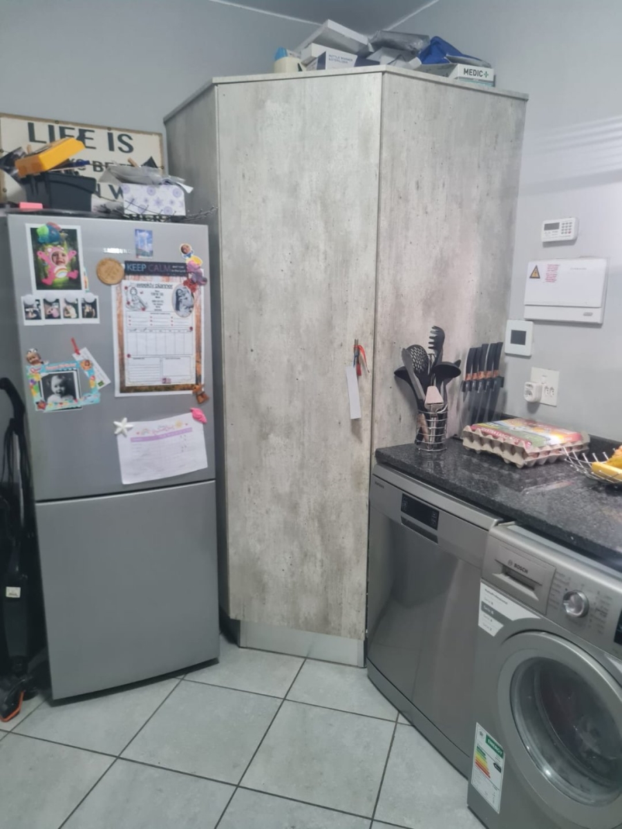 2 Bedroom Property for Sale in Norton Home Estate AH Gauteng