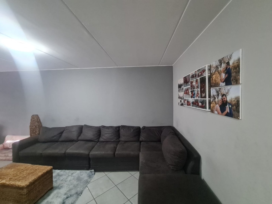2 Bedroom Property for Sale in Norton Home Estate AH Gauteng