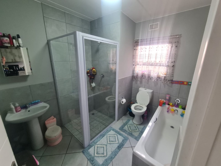2 Bedroom Property for Sale in Norton Home Estate AH Gauteng