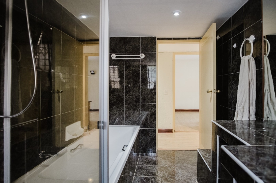 4 Bedroom Property for Sale in Bassonia Gauteng