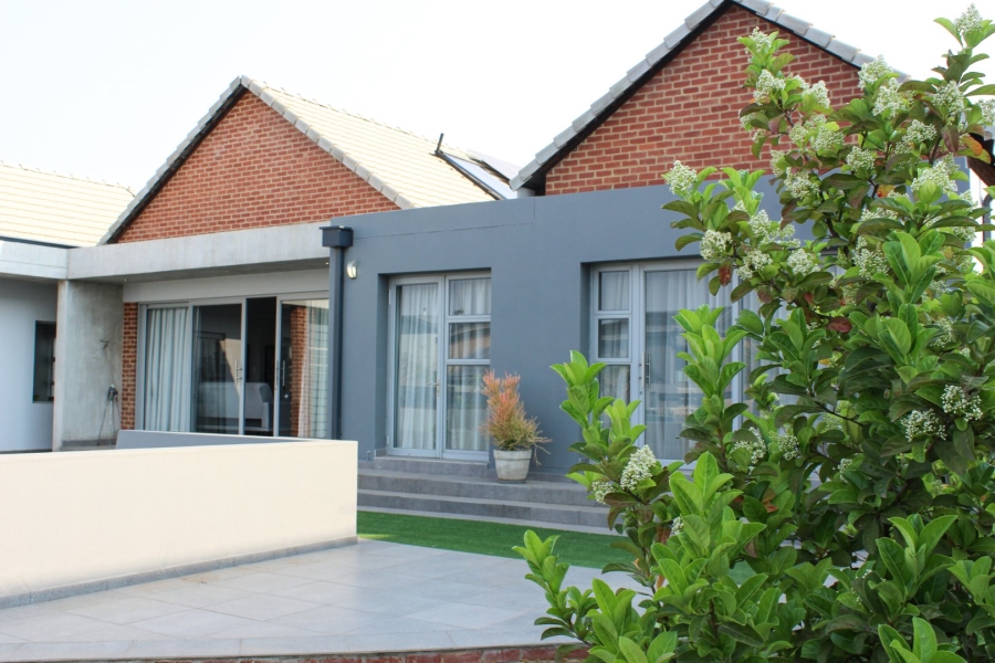 4 Bedroom Property for Sale in Midstream Ridge Gauteng