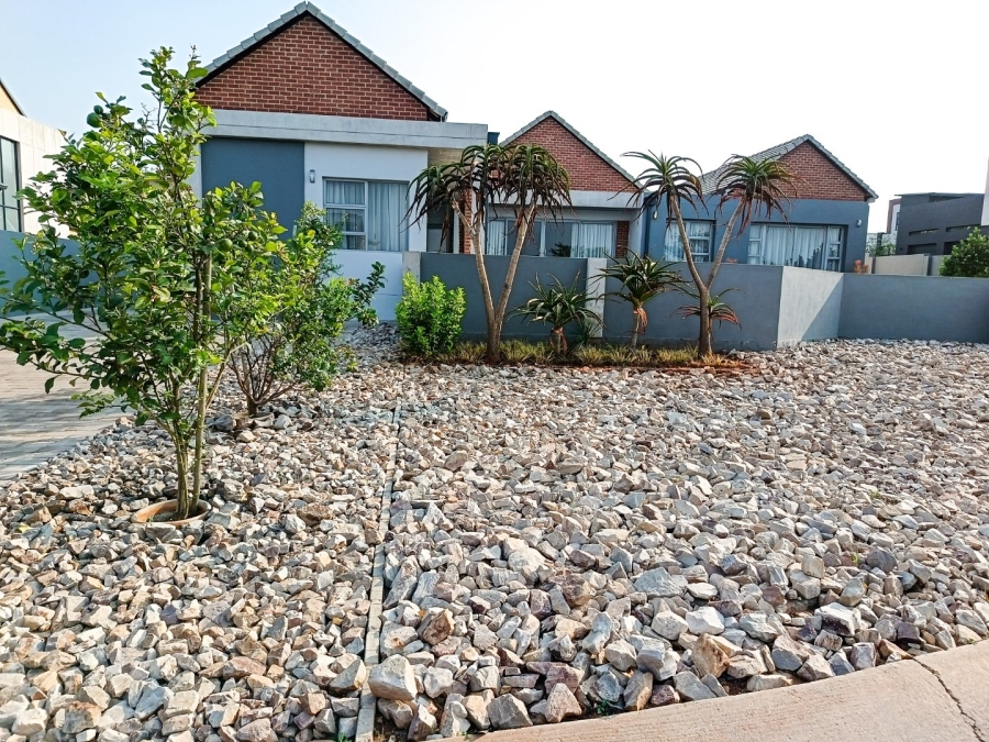 4 Bedroom Property for Sale in Midstream Ridge Gauteng