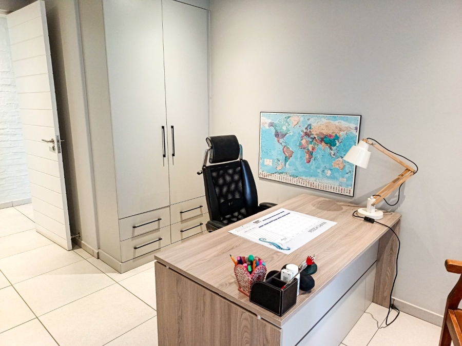 4 Bedroom Property for Sale in Midstream Ridge Gauteng