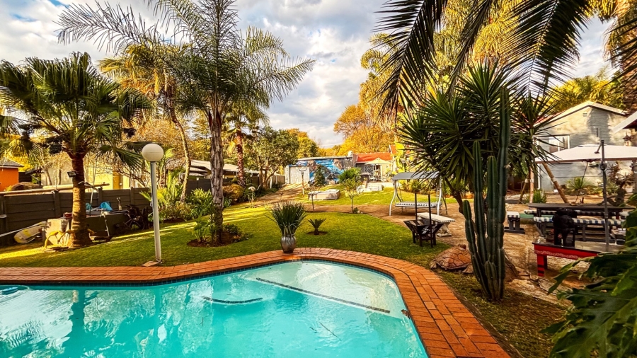5 Bedroom Property for Sale in Cresta Gauteng