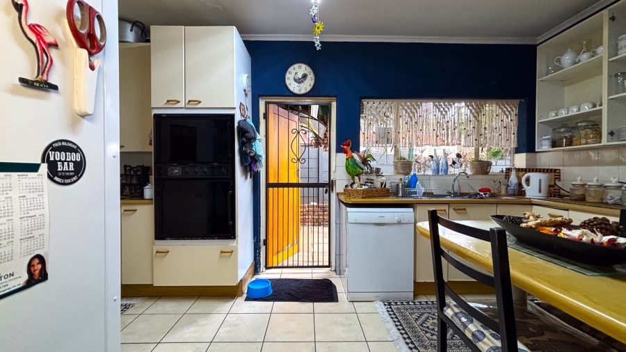 5 Bedroom Property for Sale in Cresta Gauteng