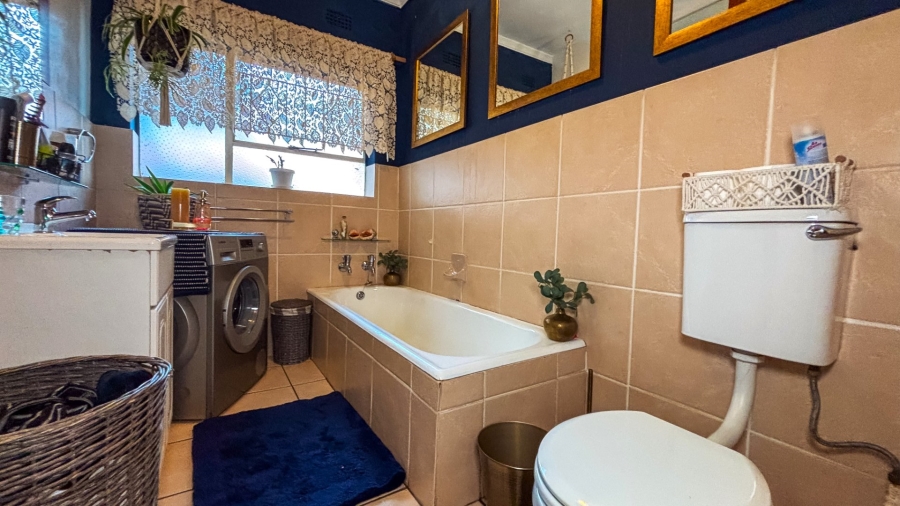 5 Bedroom Property for Sale in Cresta Gauteng