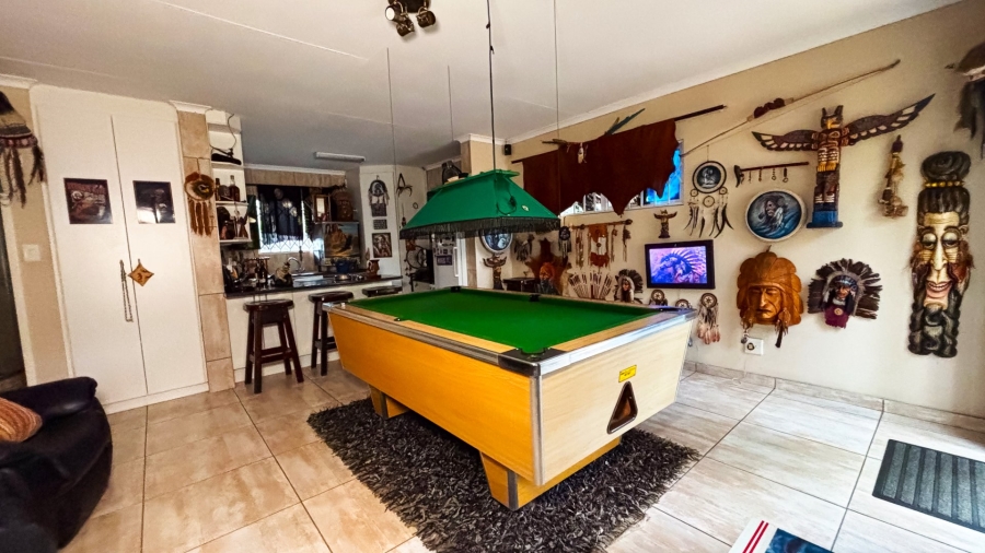 5 Bedroom Property for Sale in Cresta Gauteng