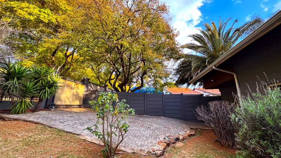 5 Bedroom Property for Sale in Cresta Gauteng