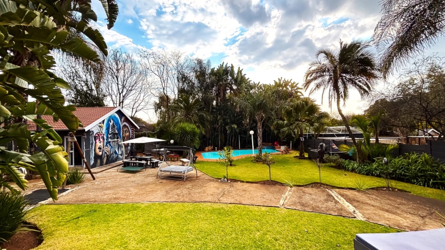 5 Bedroom Property for Sale in Cresta Gauteng