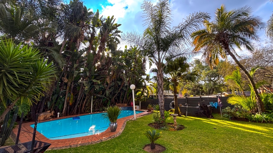 5 Bedroom Property for Sale in Cresta Gauteng